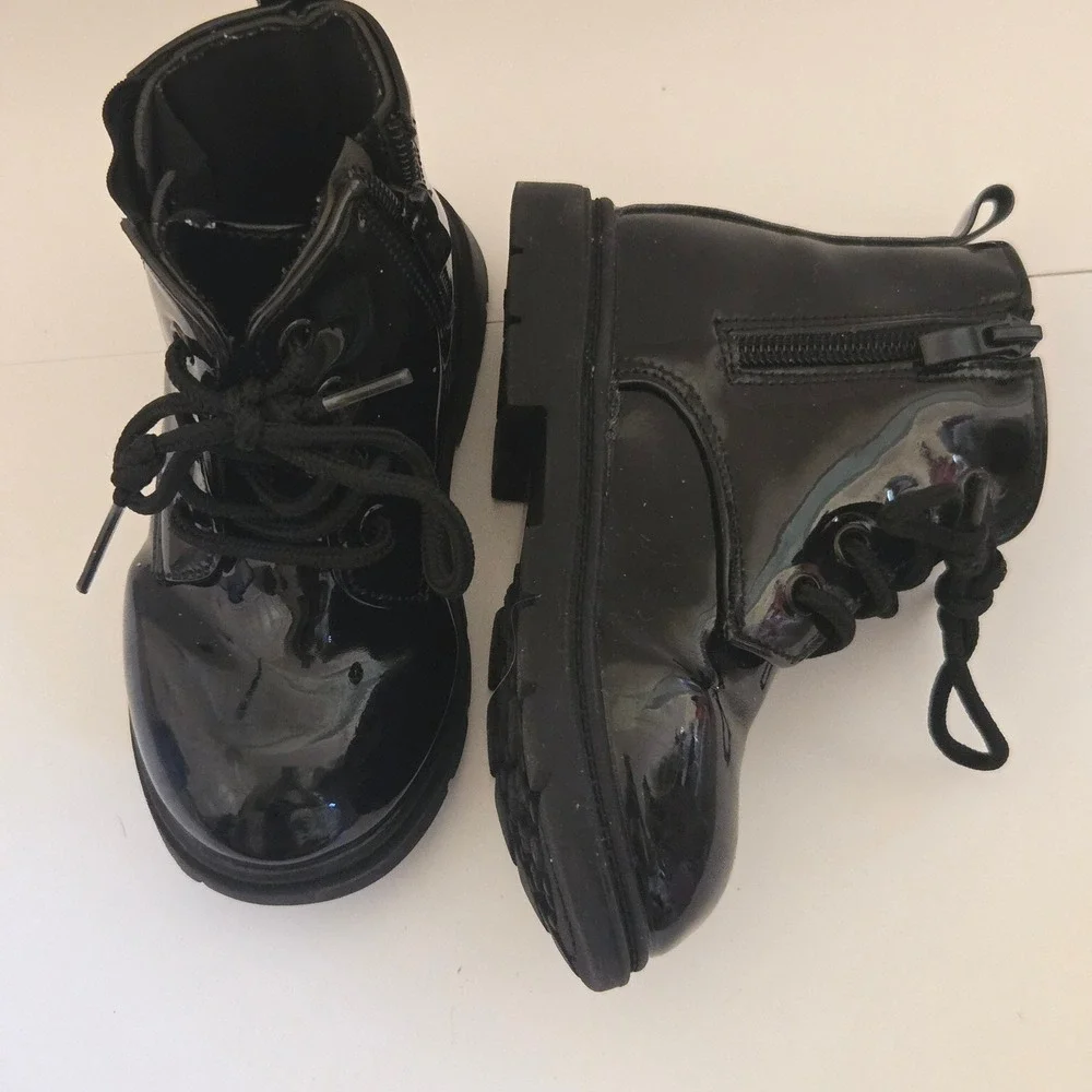 Comfy Kids Black Patent Combat Boots Side Zip Lace Up Lug Sole Size 25 EU